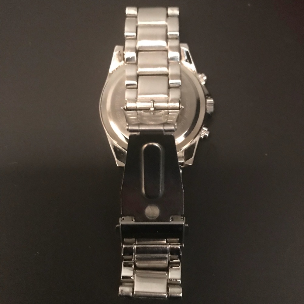 Pretty Silver watch with Rhinestones - Picture 7 of 8